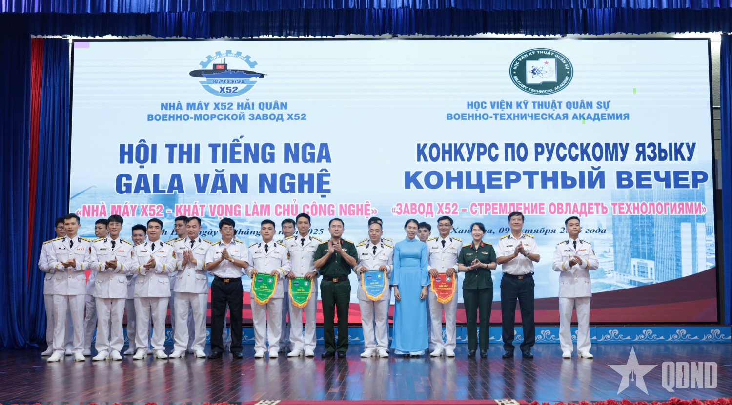 Nhà máy X52 bế giảng khóa đào tạo, bồi dưỡng tiếng Nga năm 2025